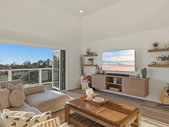 3rd image of 1712 Burgundy Rd