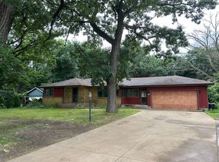 8804 Lexington Ave N, Circle Pines, MN 55014