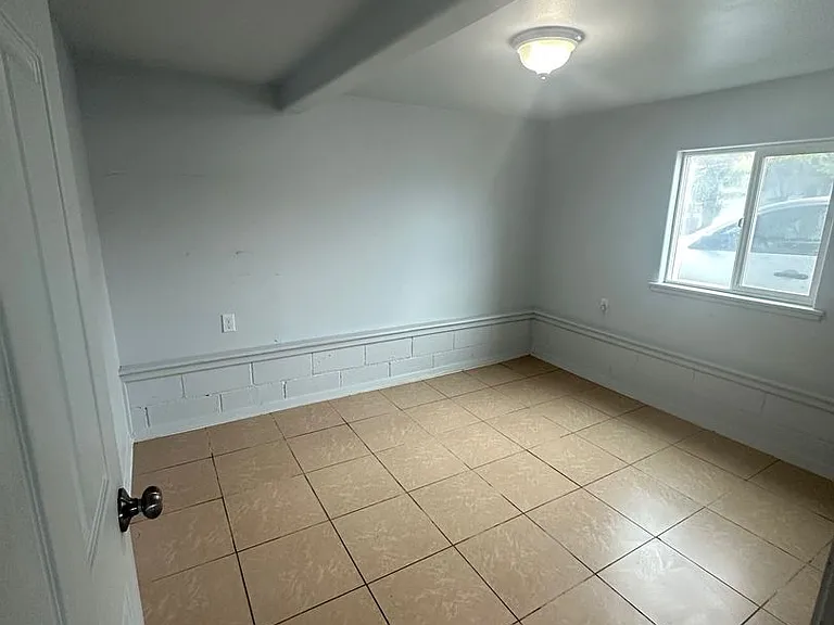 1521B Kinoole St — Photo 8
