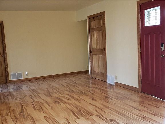 3rd image of 219 S Main St
