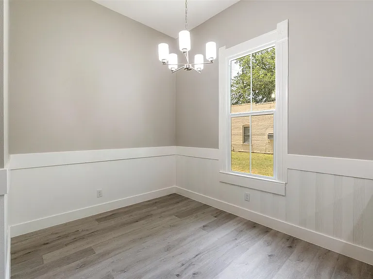 1159 San Bernard St — Photo 15