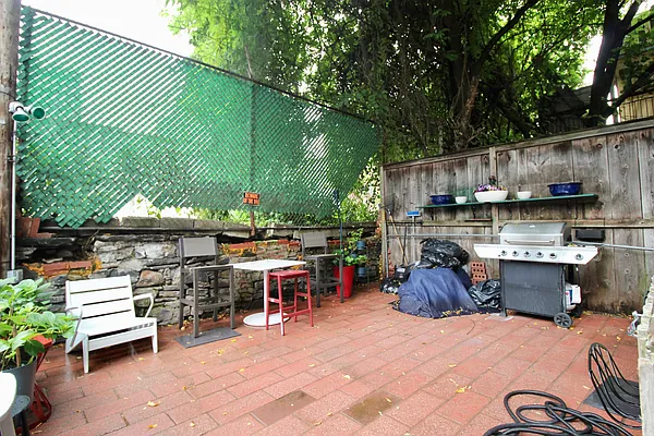 Rented by Hagstrom Management Inc | media 34