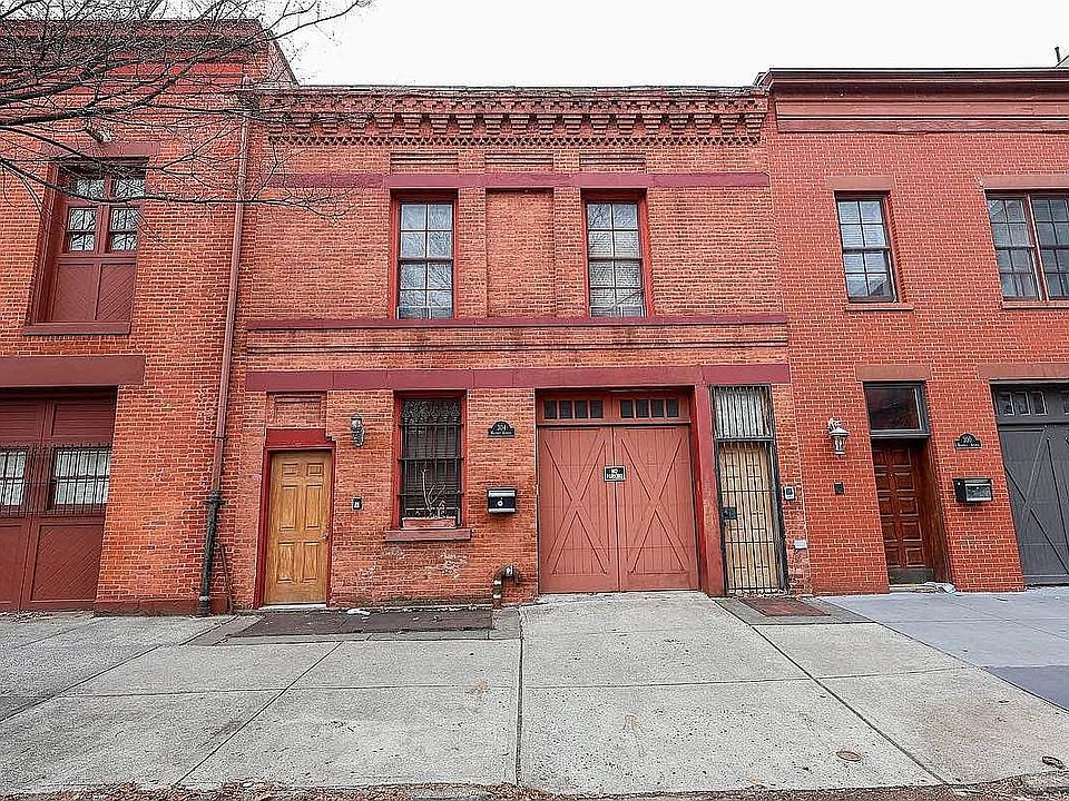 1st image of 304 Waverly Ave