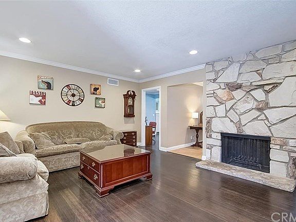 5th image of 5012 Vallecito Ave