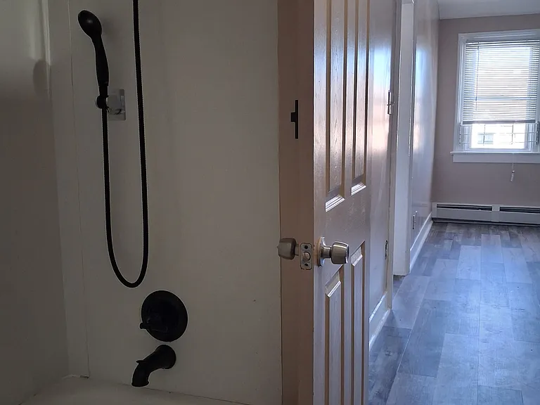 17-19 Mahl Ave #3 — Photo 10