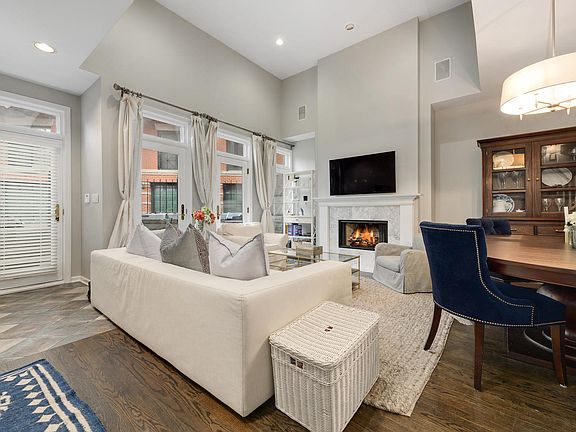 4th image of 422 W Armitage Ave #B