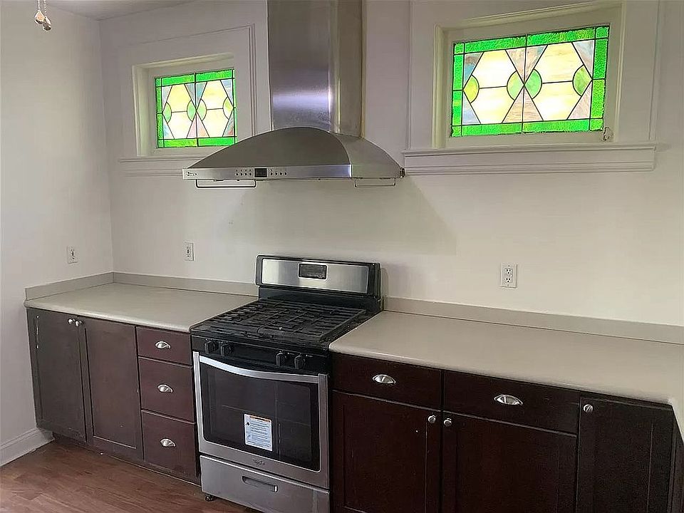 2nd FL apt - Kitchen