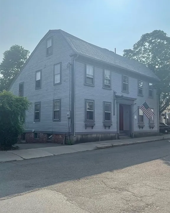 9 State St #4