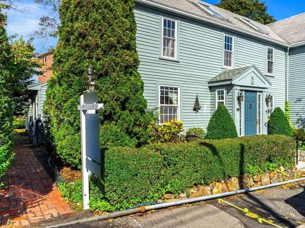 45 Prospect St #2, Marblehead, MA 01945