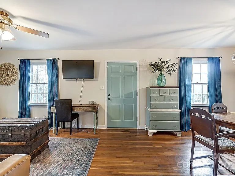 110 1/2 Shamrock Ct — Photo 1