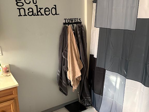 4th image of 1337 Walnut St #4