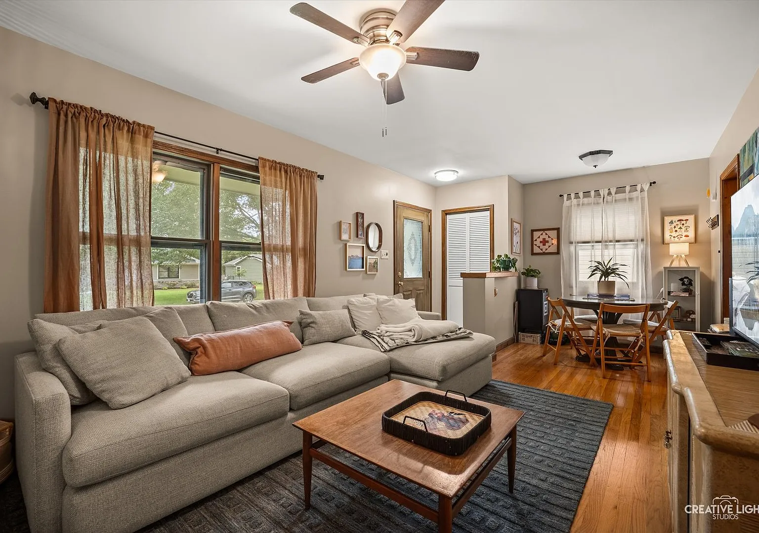 2 bed, 864 sqft, $2,200 — Photo 4