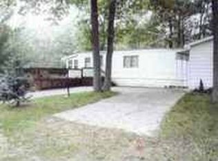 325 Champlain Ave, Houghton Lake, MI 48629