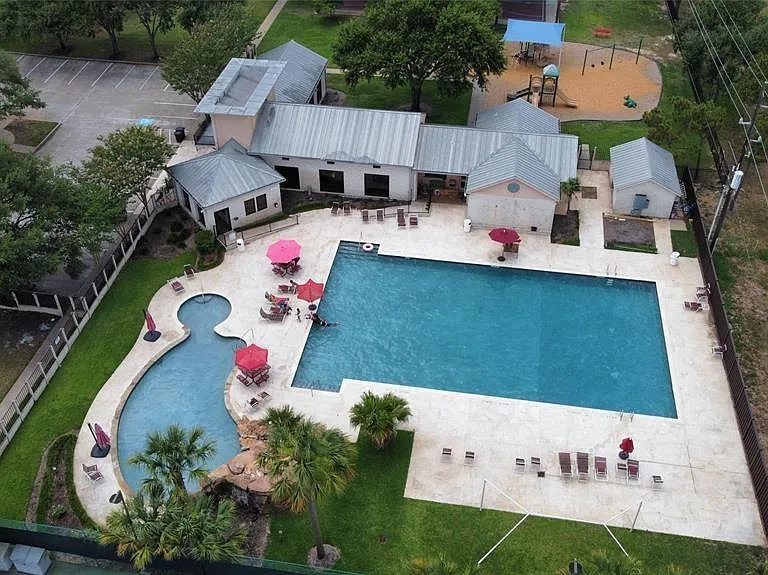 19762 Twin Canyon Ct — Photo 36