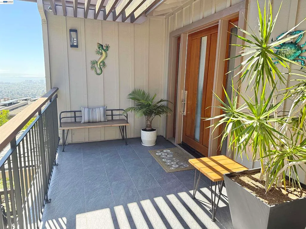 2 bed, 3.0 bath, 2623 sqft, $7,500 — Photo 4