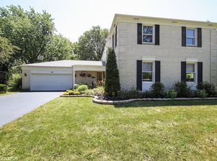 947 W Gilbert Rd, Palatine, IL 60067