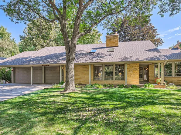 6021 Killarney Ln S, Minneapolis, MN 55436