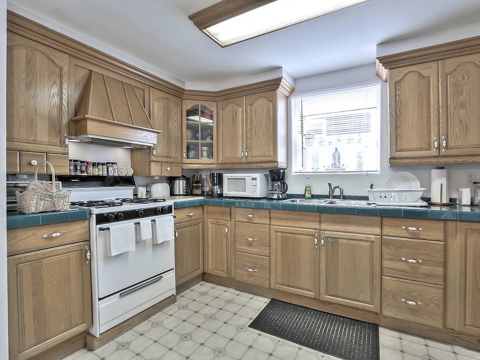 1st image of 18 Haven Dr