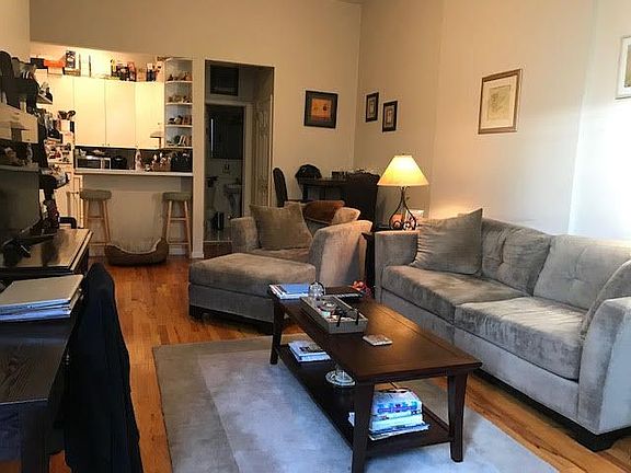2nd image of 129 W 72nd St APT 3F