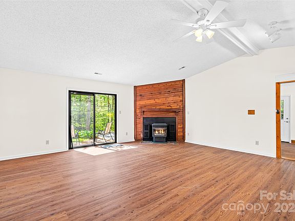 5th image of 459 Creekside Dr