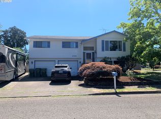 1700 N Meadow Ln, Newberg, OR 97132
