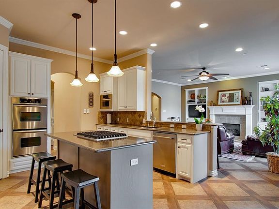 5th image of 312 Martel Ct