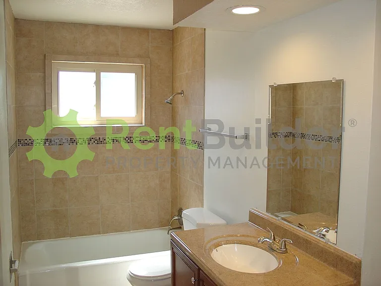9801 Snow Heights Blvd NE — Photo 4