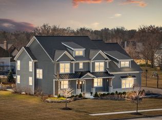 210 Whittemore Dr, Sycamore, IL 60178