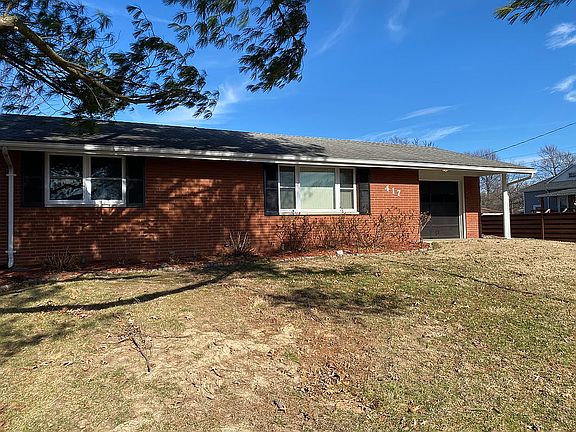 3rd image of 417 W Rosewood Dr