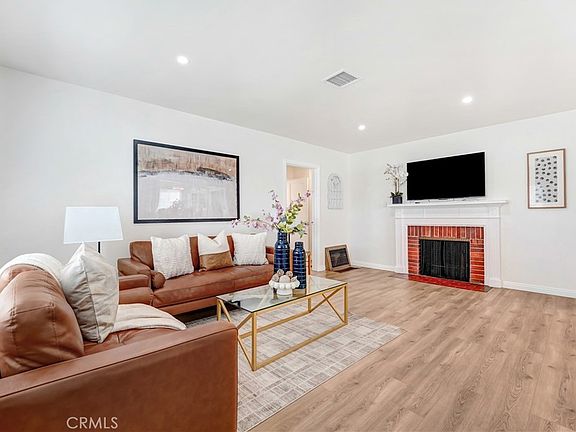 3rd image of 1417 Camelia Dr