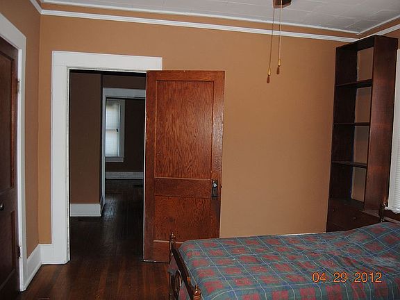 Middle Bedroom & Hall