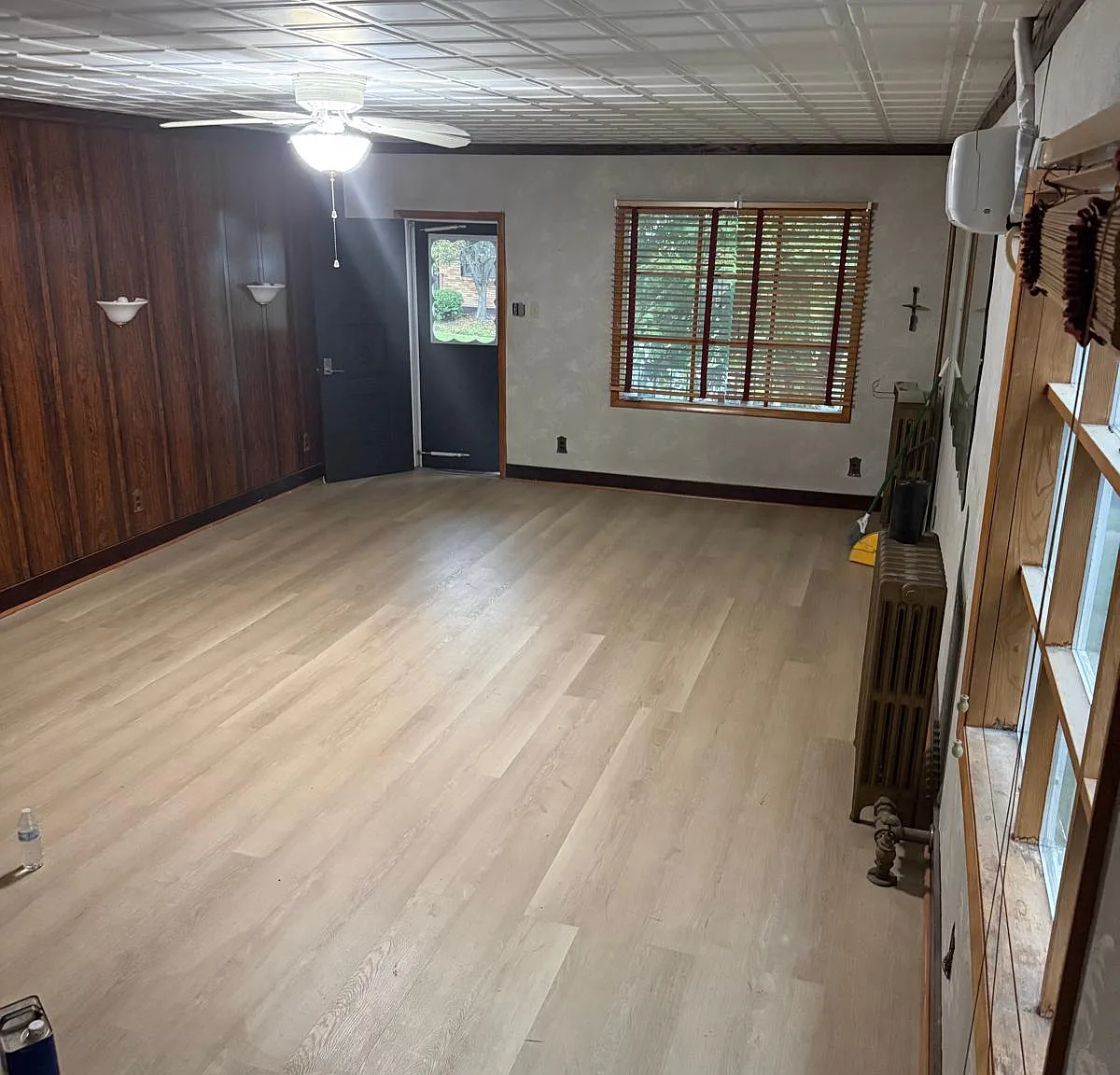 3 bed, 1.5 bath, 1800 sqft, $1,850 — Photo 4