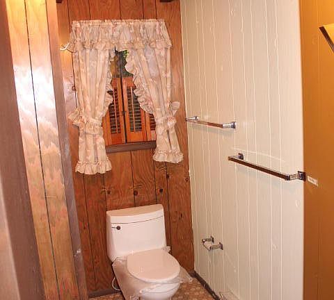 4th image of 303 Parkwood Dr