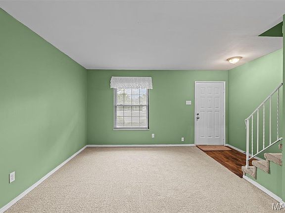 3rd image of 1891 Mansard Dr