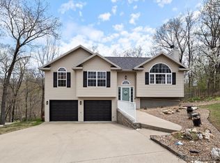 516 Round Table Dr, Camdenton, MO 65020