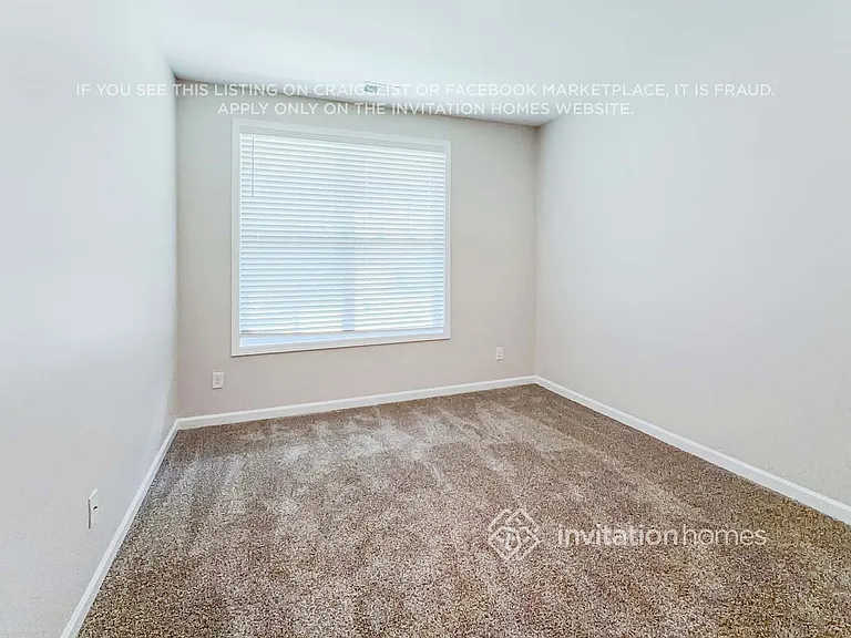 8026 Forest Hills Dr — Photo 13