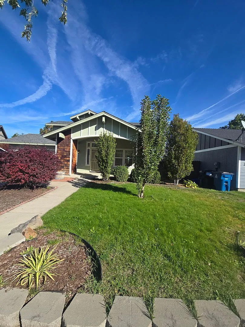 3 bed, 2.5 bath, 1498 sqft, $2,700 — Photo 3