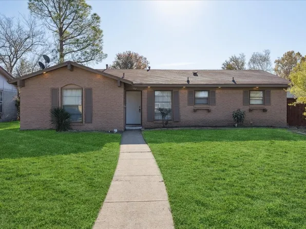 702 Laguna Dr, Garland, TX 75043