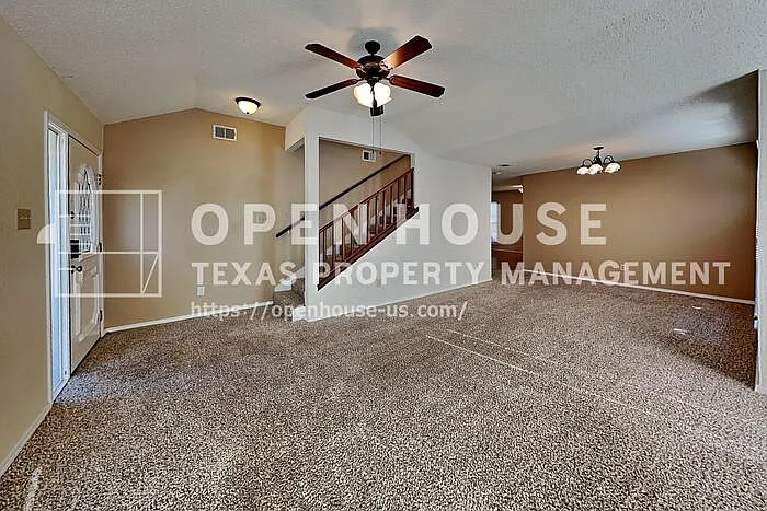 3 bed, 2.5 bath, 1802 sqft, $2,290 — Photo 3