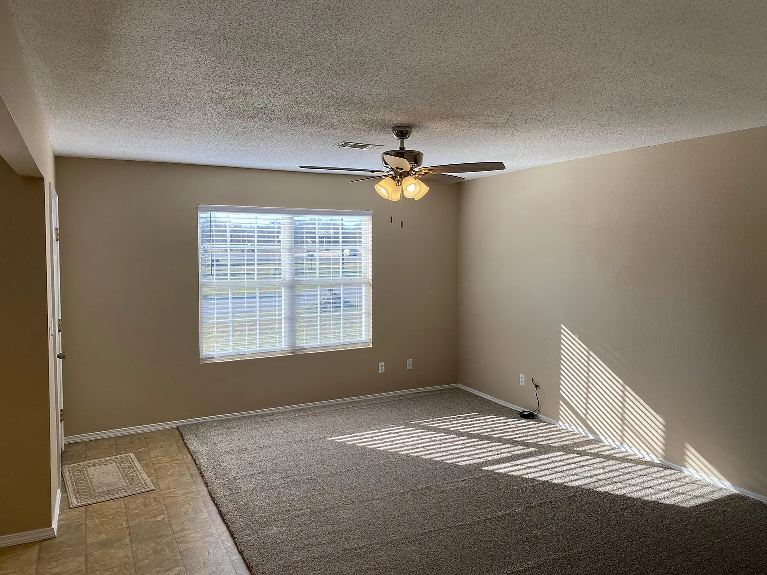 3 bed, 1800 sqft, $1,250 — Photo 3