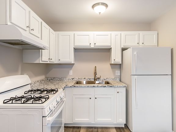 4th image of 492 E Merrill Ave #11328065