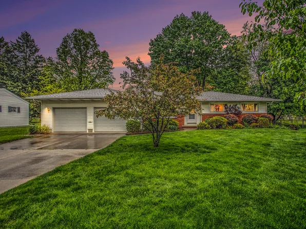 548 East Dr, Marshall, MI 49068