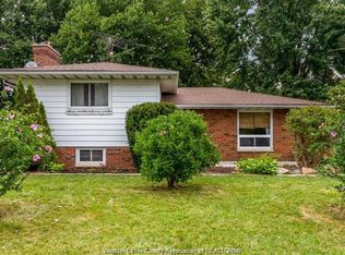 166 Woodlawn Cres, Kingsville, ON N9Y 3J7