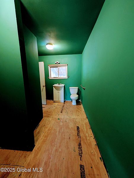 15th image of 92 Riddle Road