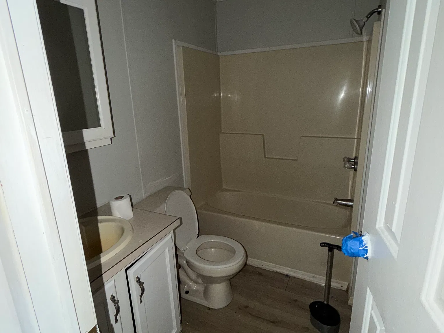 2 bed, $1,300 — Photo 3