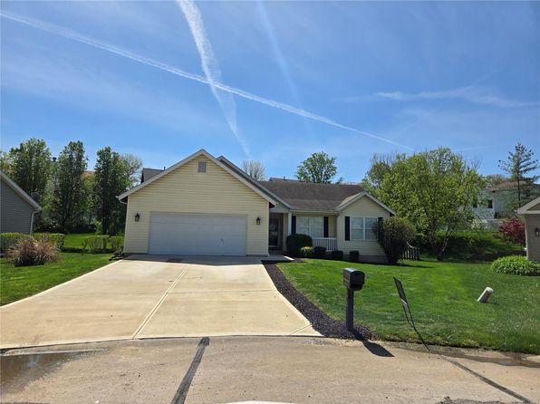 170 Valleybrook Dr, O'Fallon, MO 63368