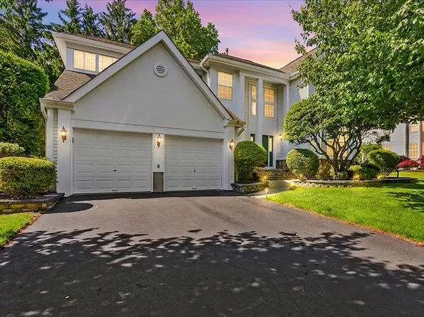 5 Yardley Manor Dr, Matawan, NJ 07747
