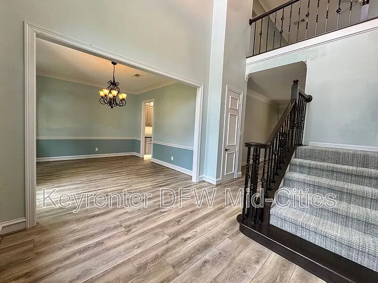 2417 Creekside Cir S — Photo 4