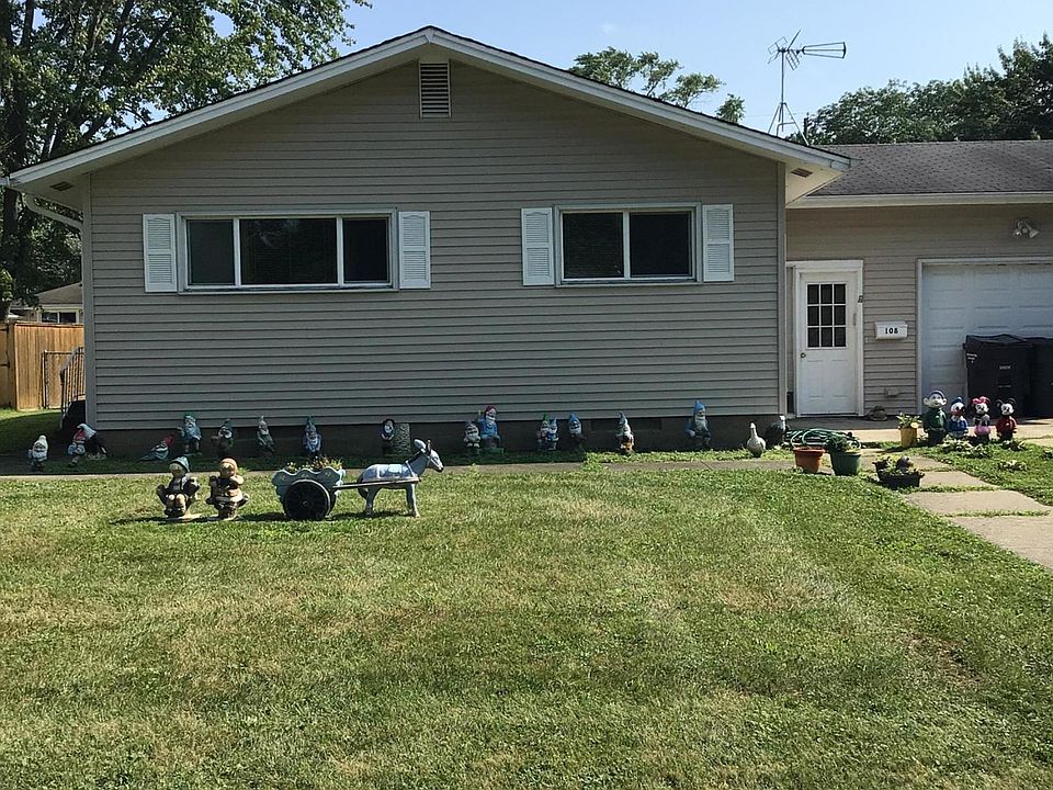 108 Walnut St, Three Oaks, MI 49128 Zillow