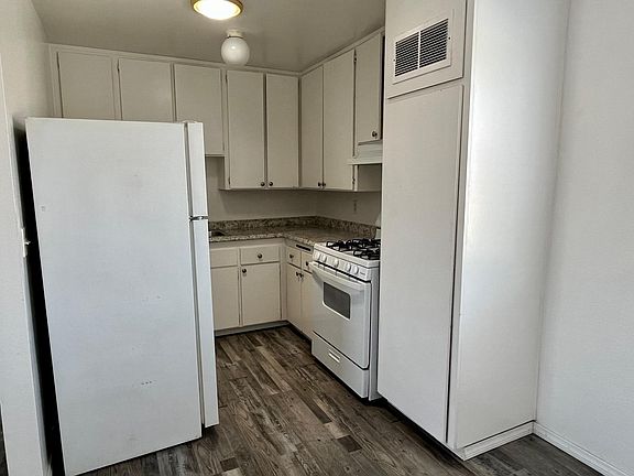 5th image of 324 Zenith St #2
